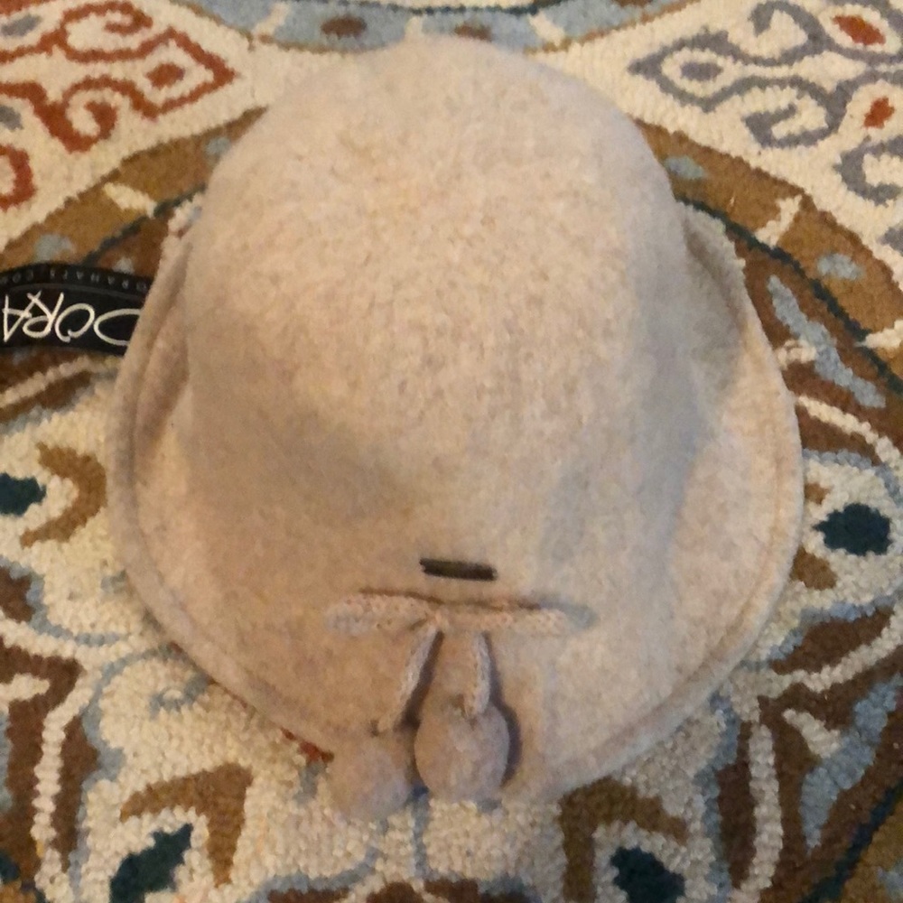 ADORA FLOP HAT